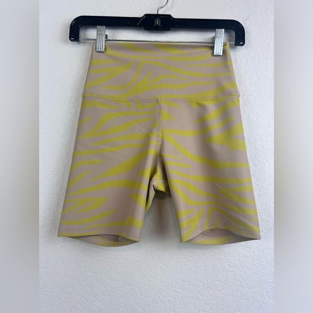 Beach Riot Biker Short IN Taupe Yellow Zebra Pattern Size Small
